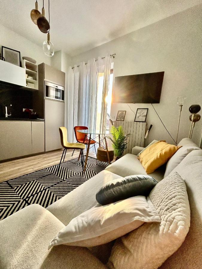 Design Home At Garda Lake Дезенцано-дель-Гарда Экстерьер фото